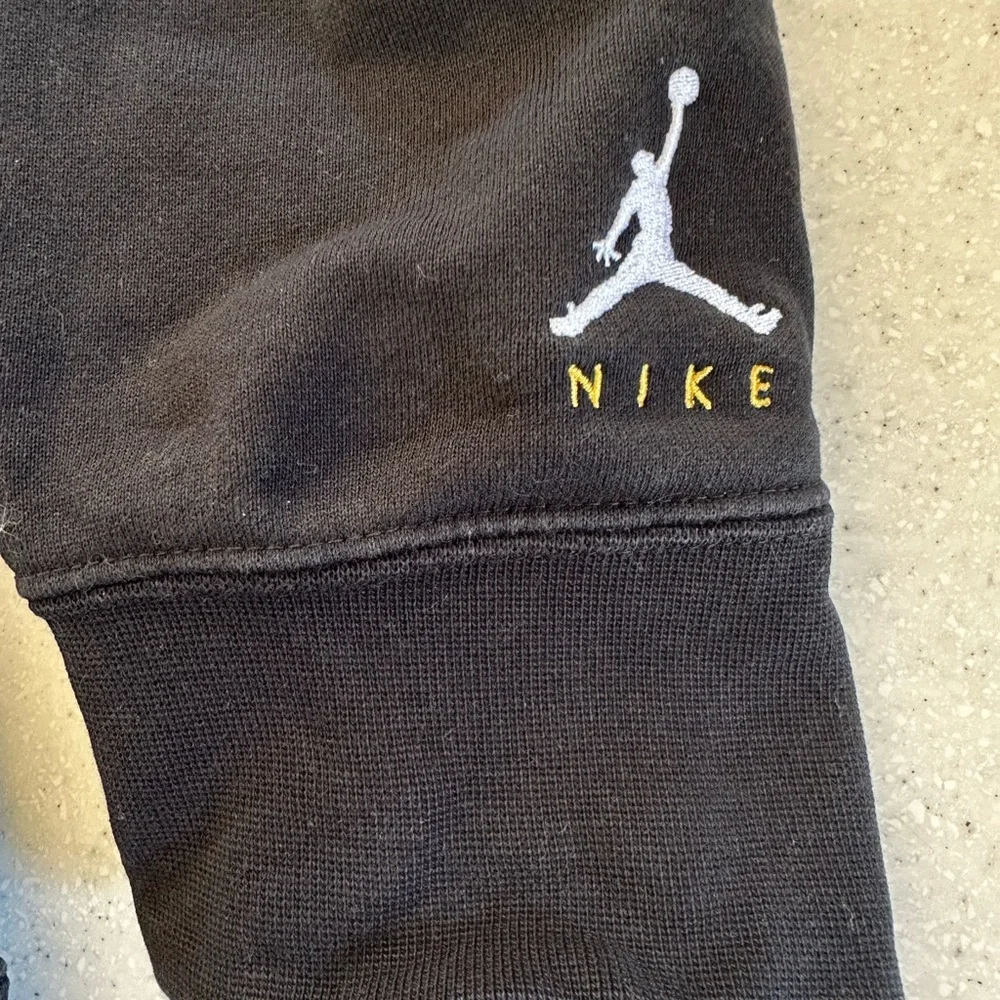Nike Jordan Jump Man Black Sweatshirt. Men’s Large.